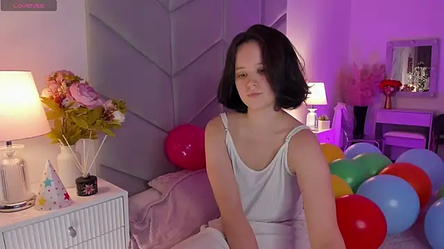 Snapshot of Violet_Ferguson chatting on 10/04/25, 11:19 Violet Ferguson online show from 10/04/25, 11:19