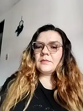 Snapshot of coral_marley chatting on 10/14/25, 03:24 coral marley online show from 10/14/25, 03:24