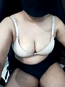 nakedqueen4u online show from 10/10/25, 06:40