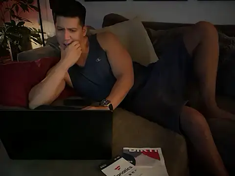 Snapshot of austinfxxx chatting on 10/15/25, 01:28 austinfxxx online show from 10/15/25, 01:28