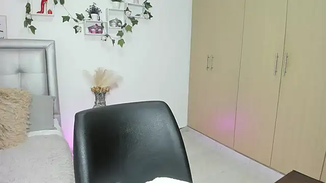 Snapshot of mia_star_2 chatting on 06/28/26, 11:38 mia star 2 online show from 06/28/26, 11:38