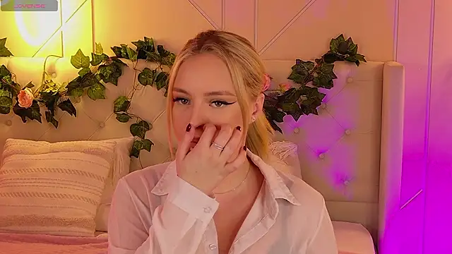 EllyLinn online show from 02/24/26, 05:11