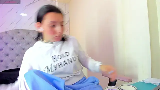 Iris  77 online show from 10/08/25, 07:00