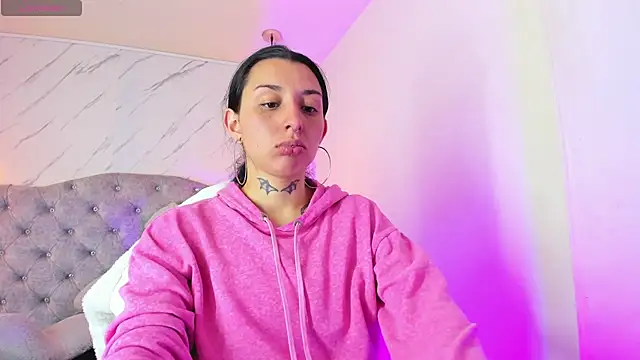 Iris  77 online show from 11/03/25, 04:30