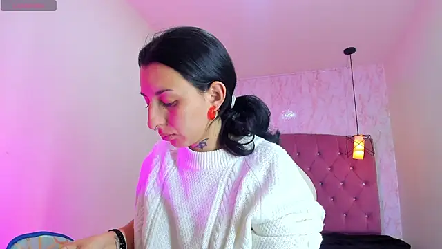 Iris  77 online show from 11/13/25, 06:07