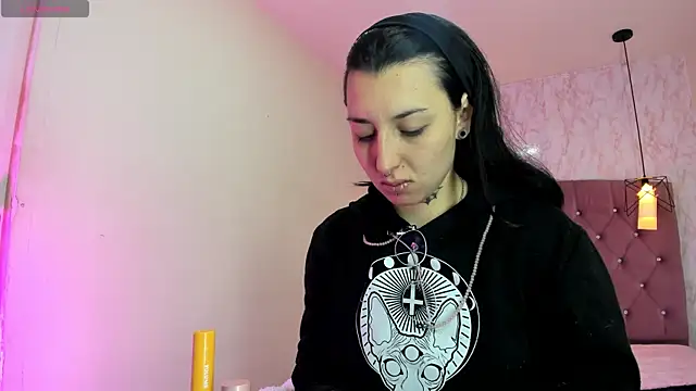 Iris  77 online show from 01/09/26, 06:21