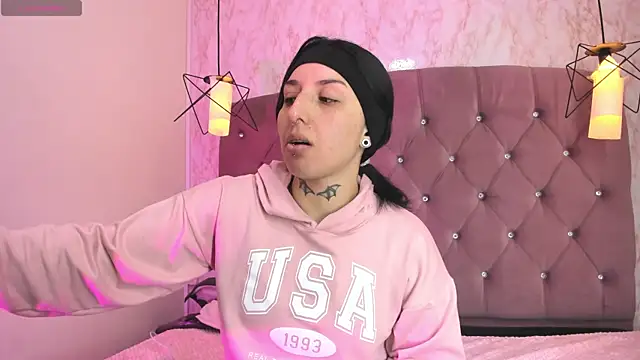 Iris  77 online show from 01/12/26, 06:02