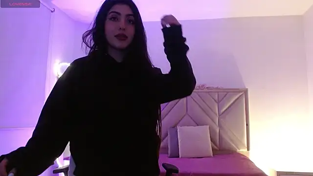 Ixchel tay online show from 11/28/25, 03:20