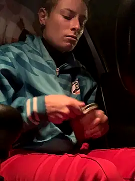 GoldenPussy1329 online show from 10/25/25, 06:35