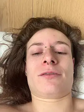 GoldenPussy1329 online show from 02/13/26, 11:28