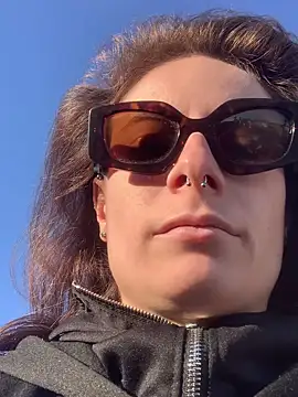 GoldenPussy1329 online show from 03/01/26, 04:42