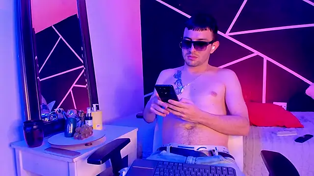 VynnyBlacke  online show from 11/22/25, 08:19