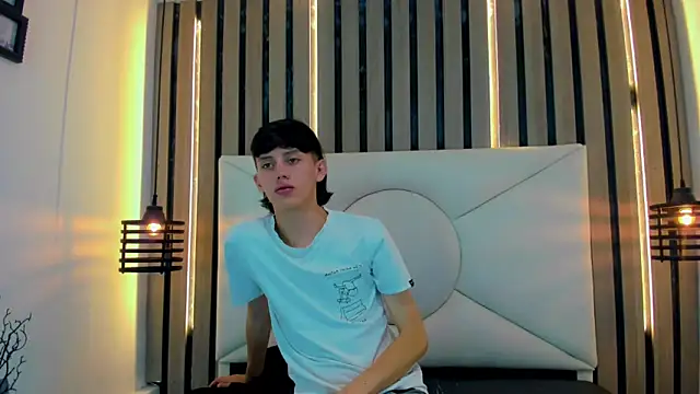 Snapshot of thaigo_twink38 chatting on 04/09/26, 04:01 thaigo twink38 online show from 04/09/26, 04:01