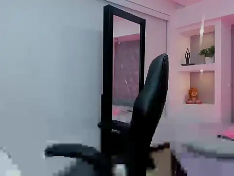 Maya Rivers online show from 10/10/25, 04:22