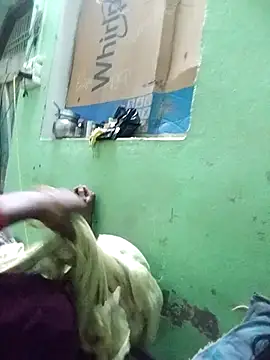 Snapshot of RED_Queen_6 chatting on 09/27/25, 04:45 RED Queen 6 online show from 09/27/25, 04:45