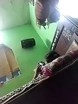 Snapshot of RED_Queen_6 chatting on 10/02/25, 04:47 RED Queen 6 online show from 10/02/25, 04:47