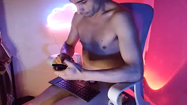 highinhtxx online show from 04/07/26, 06:36