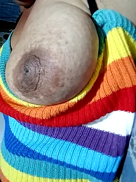 Hotmommax online show from 03/03/26, 08:15