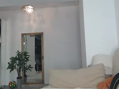 Aillineee1 online show from 10/28/25, 08:55