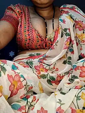 Snapshot of Hot__bhabhi_99 chatting on 07/10/26, 04:28 Hot bhabhi 99 online show from 07/10/26, 04:28