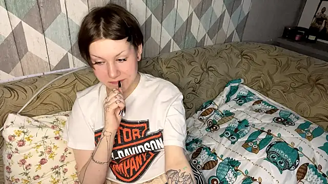 RebelKitsune online show from 11/23/25, 06:35