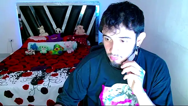 Snapshot of Sebasxxl12 chatting on 05/19/26, 01:56 Sebasxxl12 online show from 05/19/26, 01:56