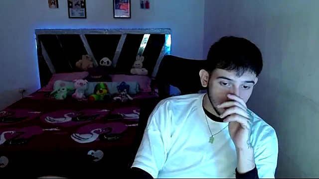 Snapshot of Sebasxxl12 chatting on 06/01/26, 01:07 Sebasxxl12 online show from 06/01/26, 01:07