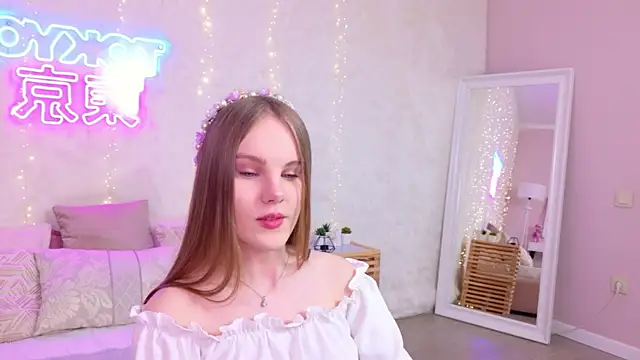 Lili Lohan online show from 05/15/26, 05:03