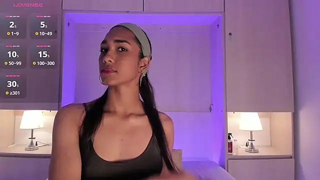 AnahiCollins online show from 11/10/25, 11:42