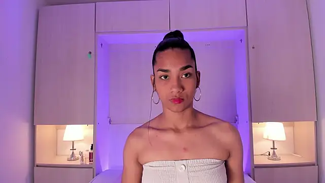 AnahiCollins online show from 11/28/25, 11:35