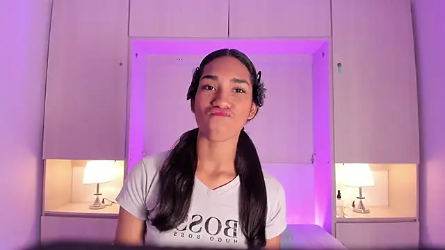 AnahiCollins online show from 02/18/26, 12:01