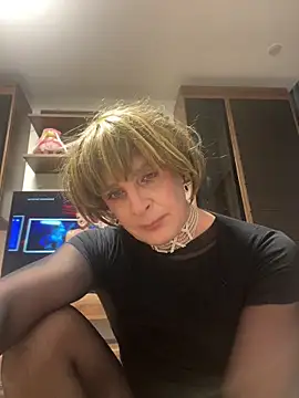 JoniGiuliani online show from 12/01/25, 10:04