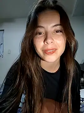 EmmaValencia  online show from 11/05/25, 04:34