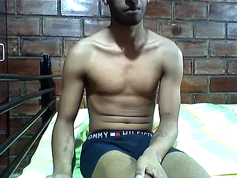 Snapshot of alfredo8892 chatting on 09/29/25, 06:57 alfredo8892 online show from 09/29/25, 06:57