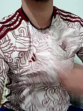 Snapshot of Zero231212 chatting on 11/14/25, 03:05 Zero231212 online show from 11/14/25, 03:05