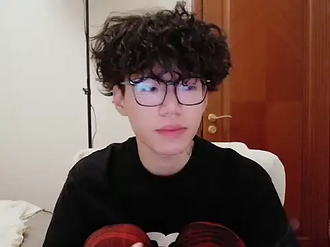 hangzi-0011 online show from 09/28/25, 10:53