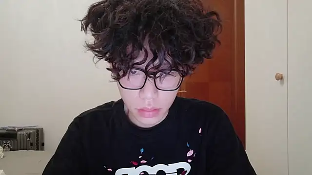 hangzi-0011 online show from 10/11/25, 10:36