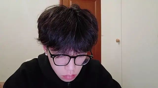 hangzi-0011 online show from 12/02/25, 11:04