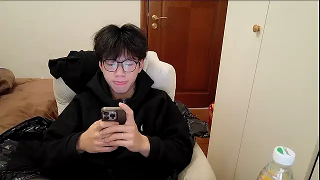 hangzi-0011 online show from 12/16/25, 07:13