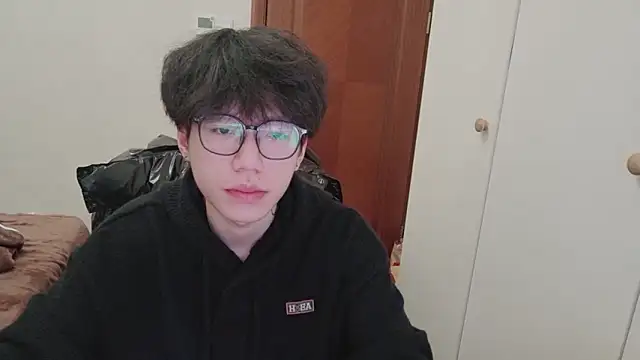 hangzi-0011 online show from 12/19/25, 02:02