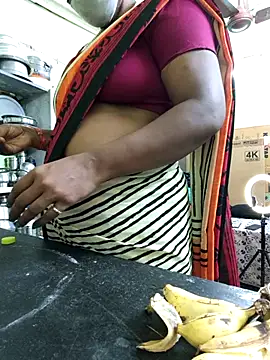 Snapshot of Tamilselviroja- chatting on 10/06/25, 04:48 Tamilselviroja- online show from 10/06/25, 04:48