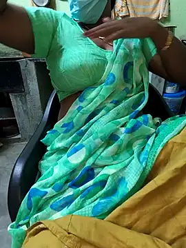 Snapshot of Tamilselviroja- chatting on 04/30/26, 04:57 Tamilselviroja- online show from 04/30/26, 04:57