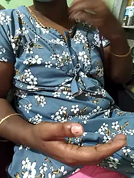 Snapshot of Tamilselviroja- chatting on 05/07/26, 01:49 Tamilselviroja- online show from 05/07/26, 01:49