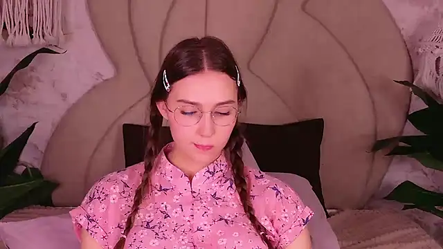 OliviaLay online show from 01/15/26, 12:43