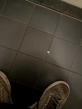 heet1998 online show from 10/19/25, 03:01