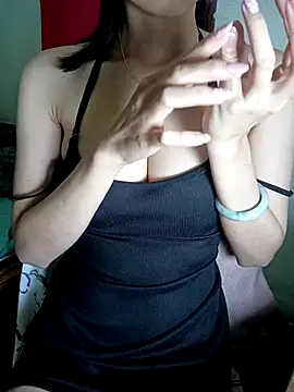 Snapshot of BiCute688 chatting on 02/15/26, 03:42 BiCute688 online show from 02/15/26, 03:42