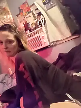 Queen2454 online show from 02/18/26, 10:00