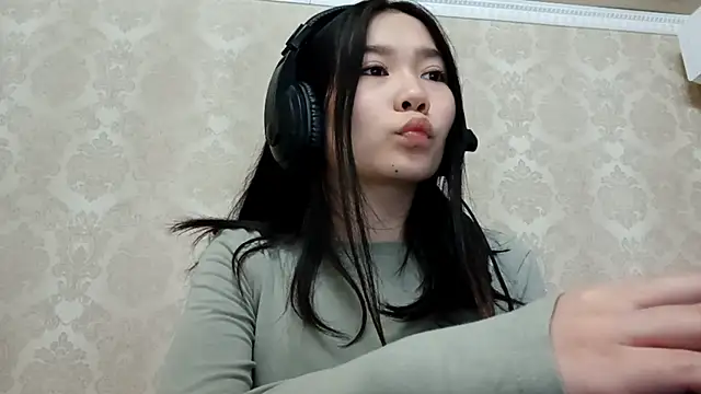 Snapshot of YukiShaapan chatting on 10/16/25, 10:16 YukiShaapan online show from 10/16/25, 10:16