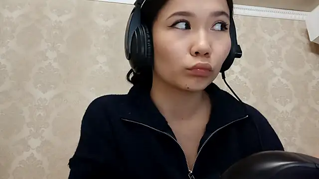 Snapshot of YukiShaapan chatting on 10/30/25, 06:08 YukiShaapan online show from 10/30/25, 06:08