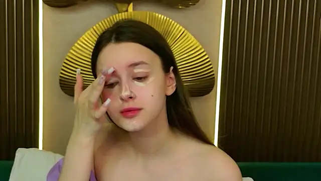 EvaSwen online show from 04/13/26, 06:08